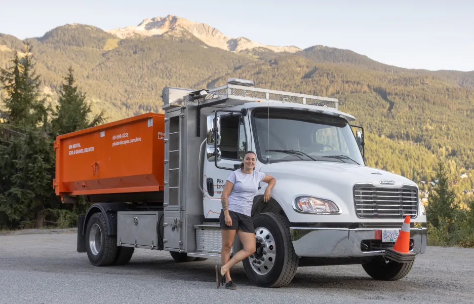Minibin delivery truck team