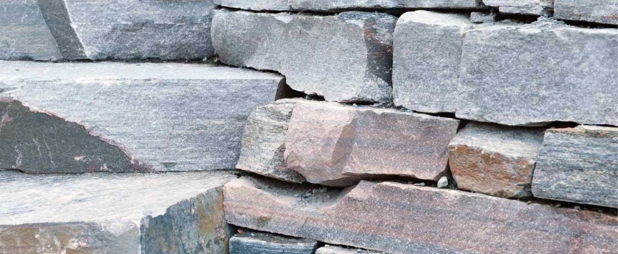 Stonebridge natural stacked stone wall closeup
